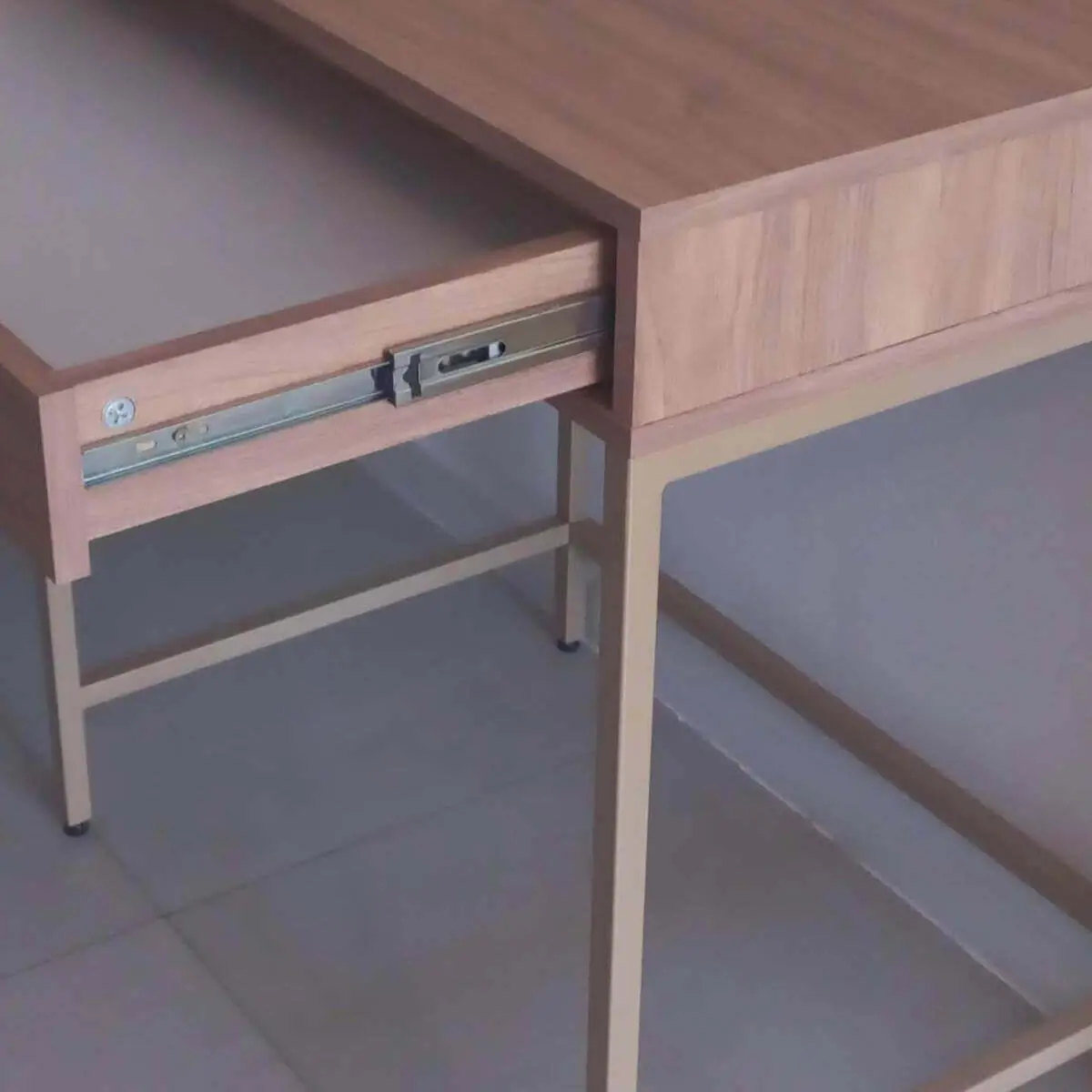 Manutenção de gavetas de mesa de escritório no Estácio RJ com ajuste profissional