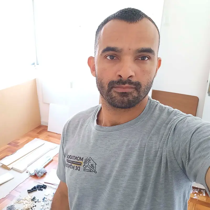 Montador de móveis Ilha do Governador RJ realizando montagem de móveis residencial