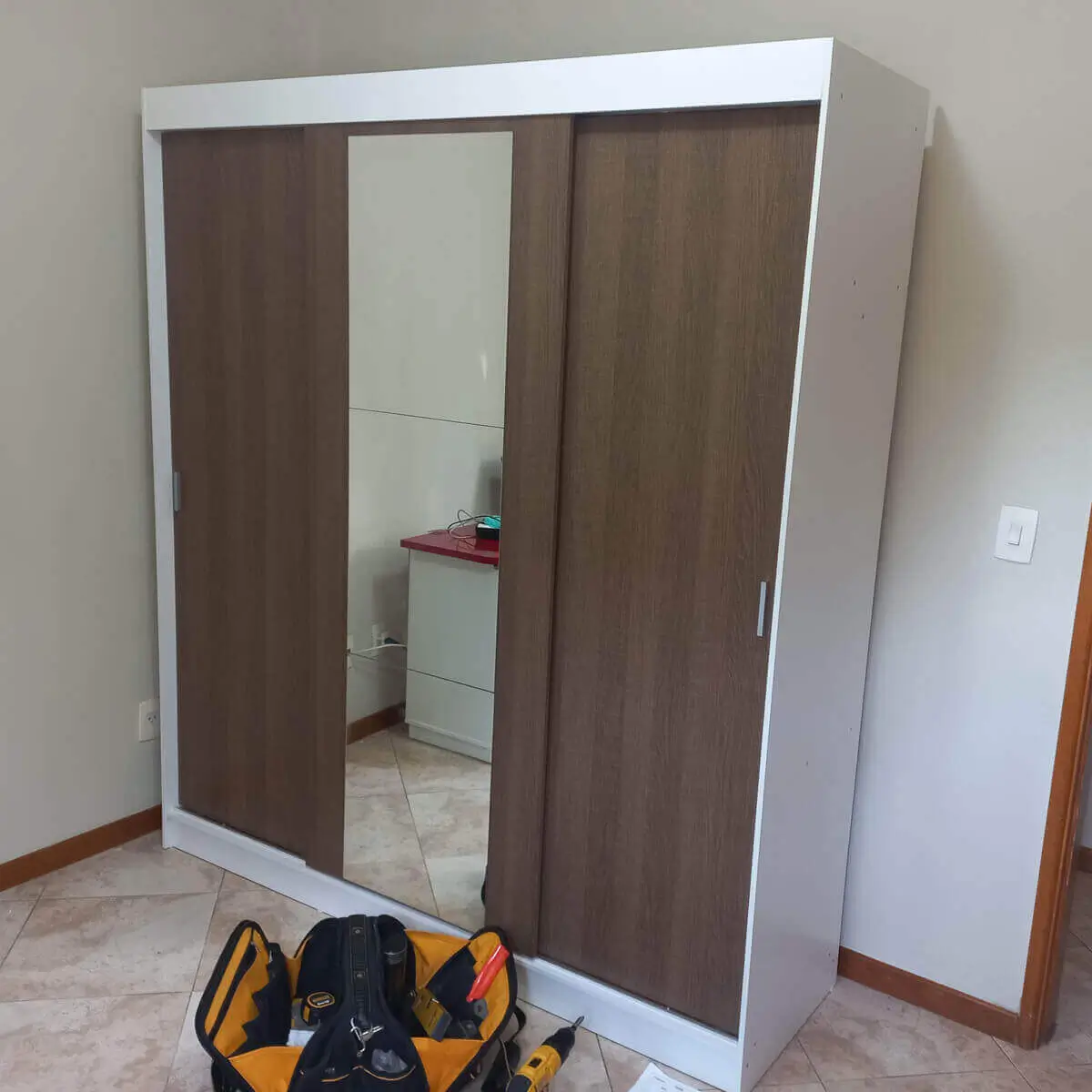 montagem de guarda-roupa 3 portas de correr no Recreio dos Bandeirantes RJ